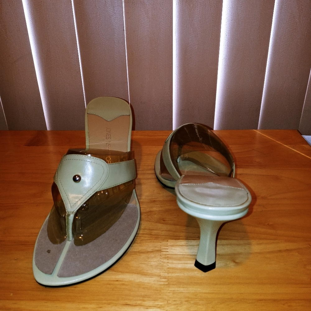 Sandal